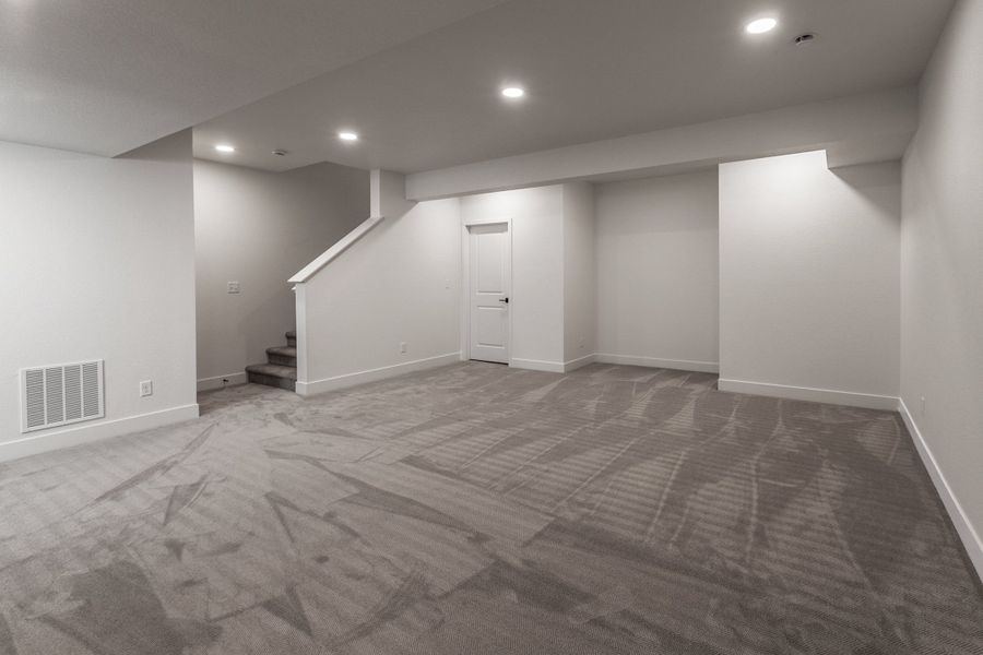Spacious, unfurnished interior of a new home in Trailside, Timnath (Image 20).