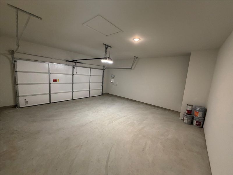 Spacious, unfurnished interior of a new home in Lariat, Liberty Hill (Image 21).