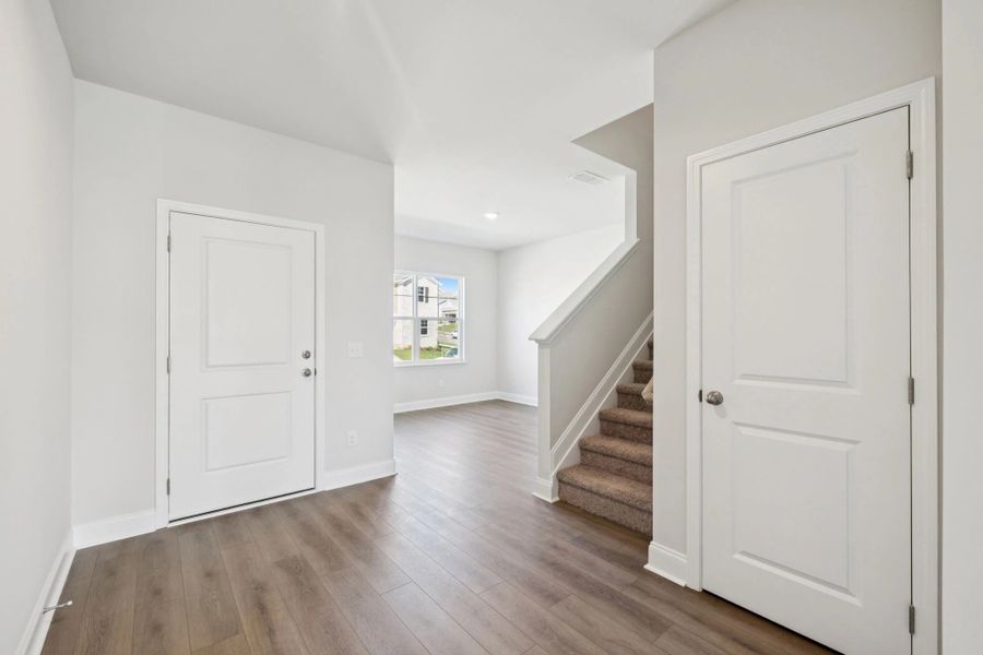 Spacious, unfurnished interior of a new home in Cades Bluff, Lebanon (Image 16).