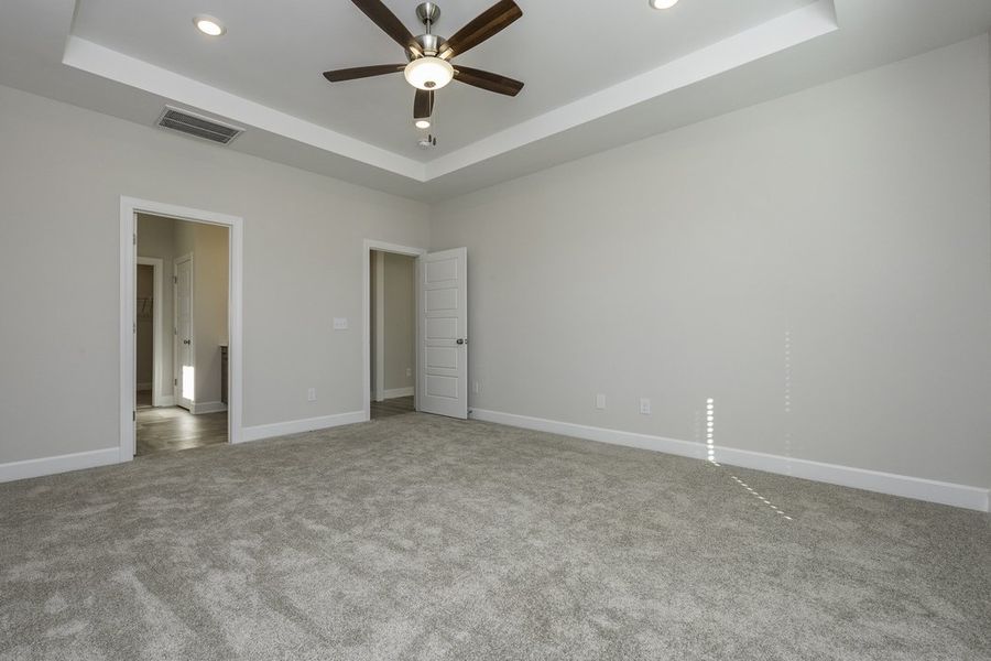 Representative unfurnished interior of a home built from the The Hunter by Cothran Homes in Holly Ridge, Greenville (Image 27).