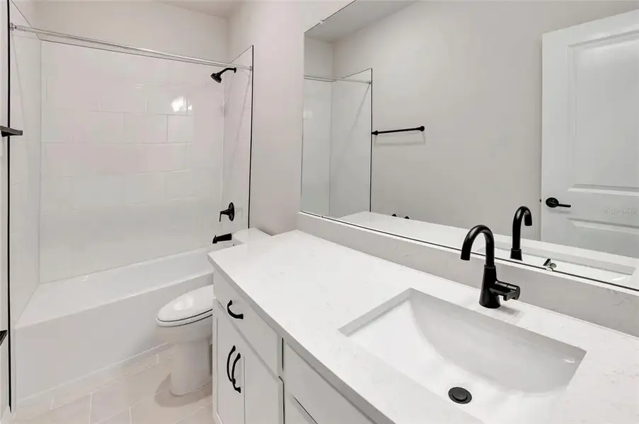 Furnished interior view inside a new home in Eastlyn, Bradenton (Image 8).