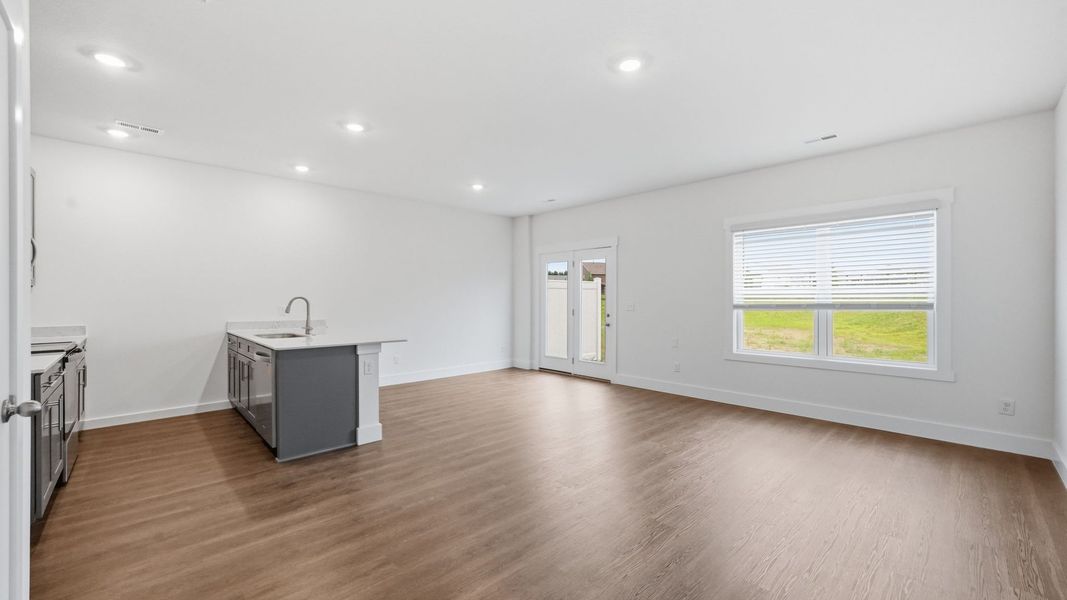Spacious, unfurnished interior of a new home in Fieldcrest Acres Townhomes, Blountville (Image 14).
