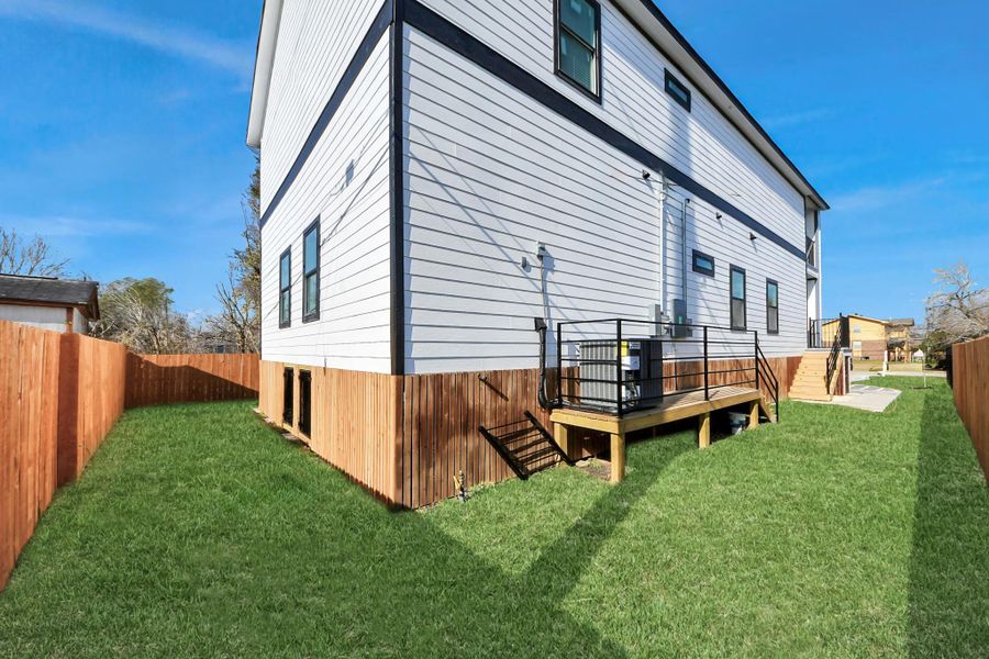 Exterior details and patio area of a home in , Houston (Image 38).