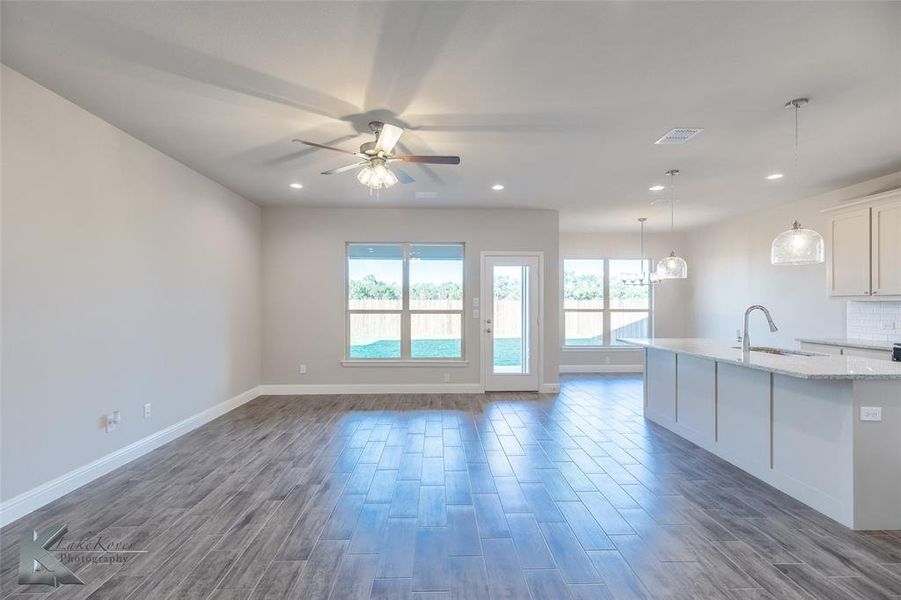 Spacious, unfurnished interior of a new home in , Abilene (Image 28).