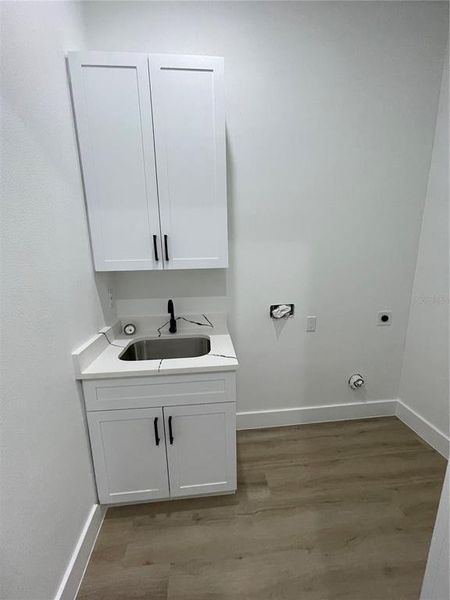 Furnished interior view inside a new home in , Eustis (Image 9).