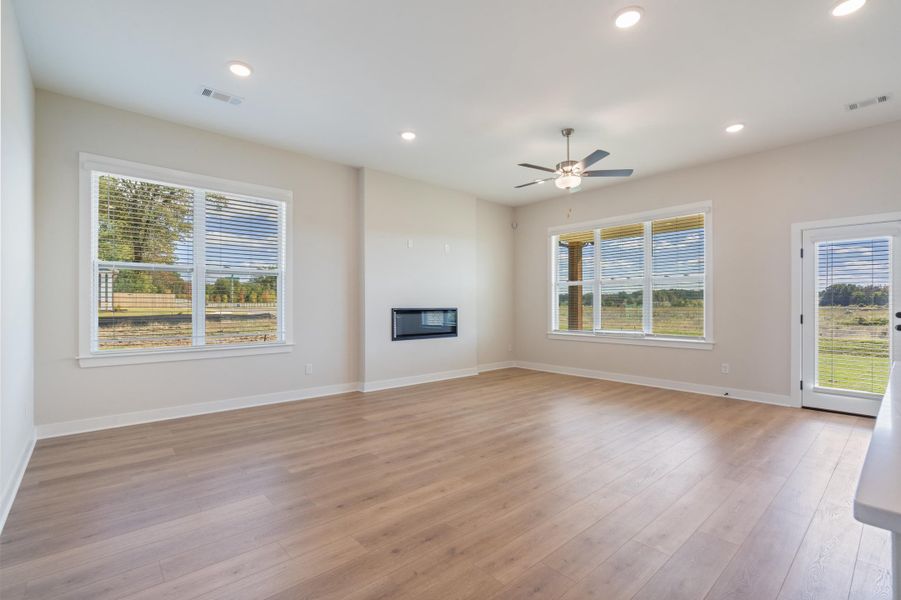 Spacious, unfurnished interior of a new home in Amherst, Cordova (Image 13).
