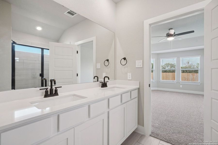 Furnished interior view inside a new home in Carmel Ranch, Schertz (Image 11). Furnished interior view inside a new home in Carmel Ranch, Schertz (Image 11).