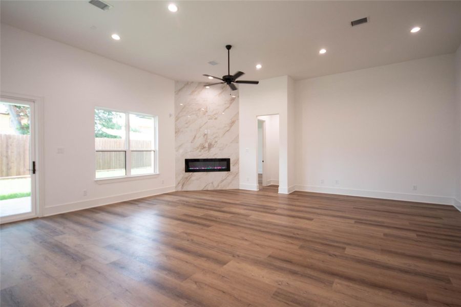 Living space 22x17 Living space 22x17