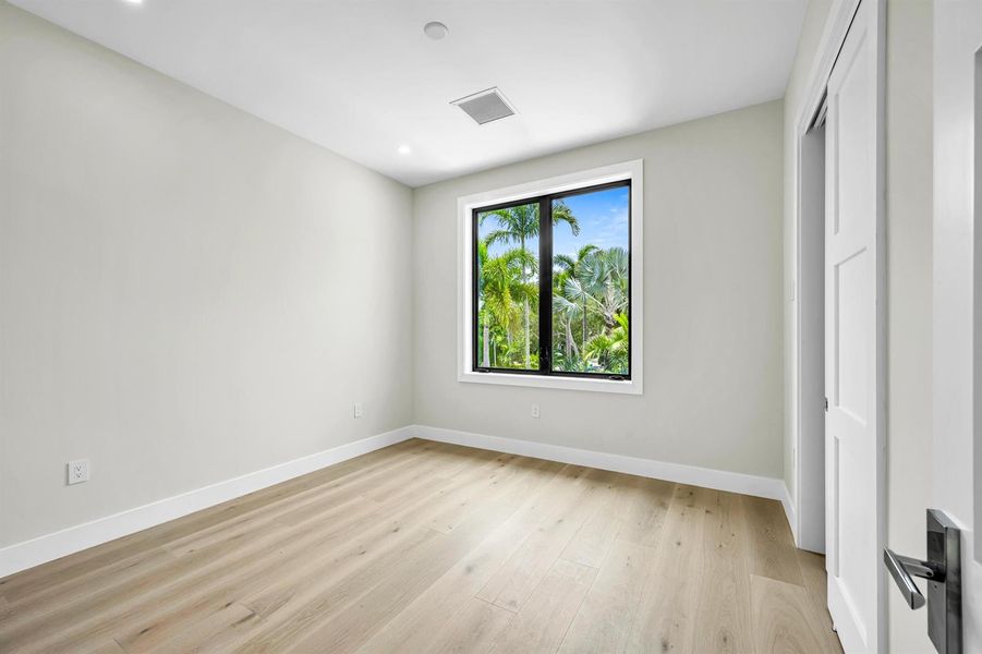 445 NE 11TH AVE-57 445 NE 11TH AVE-57