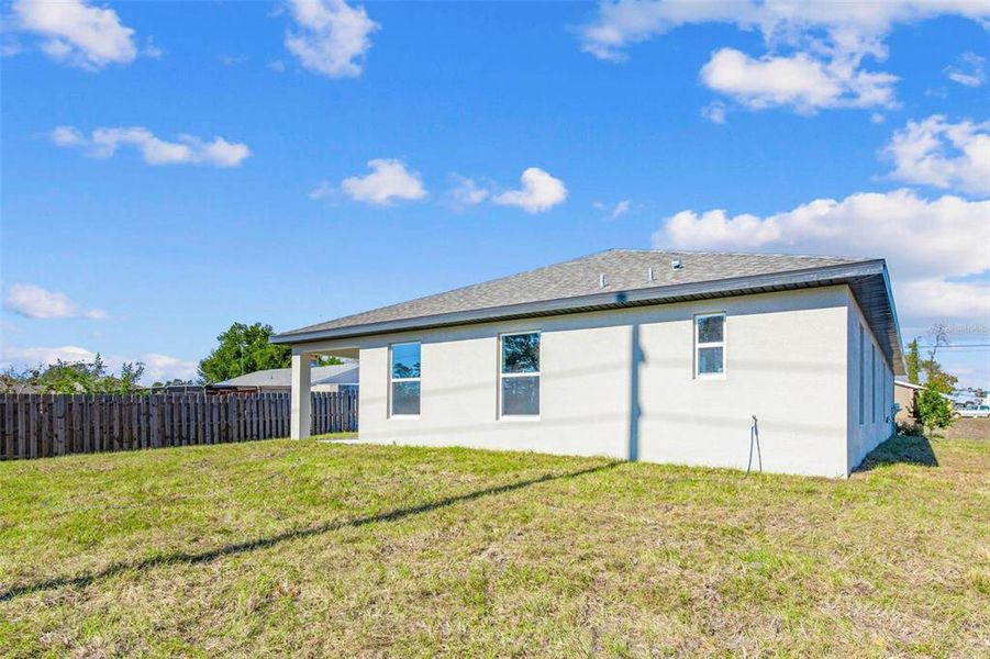 Exterior details and patio area of a home in , Spring Hill (Image 40).