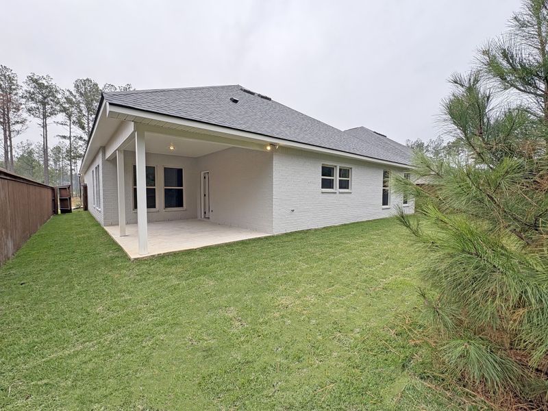 Exterior details and patio area of a home in Longleaf, Lumberton (Image 3).