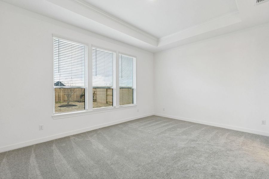 Spacious, unfurnished interior of a new home in Valencia, Manvel (Image 19).