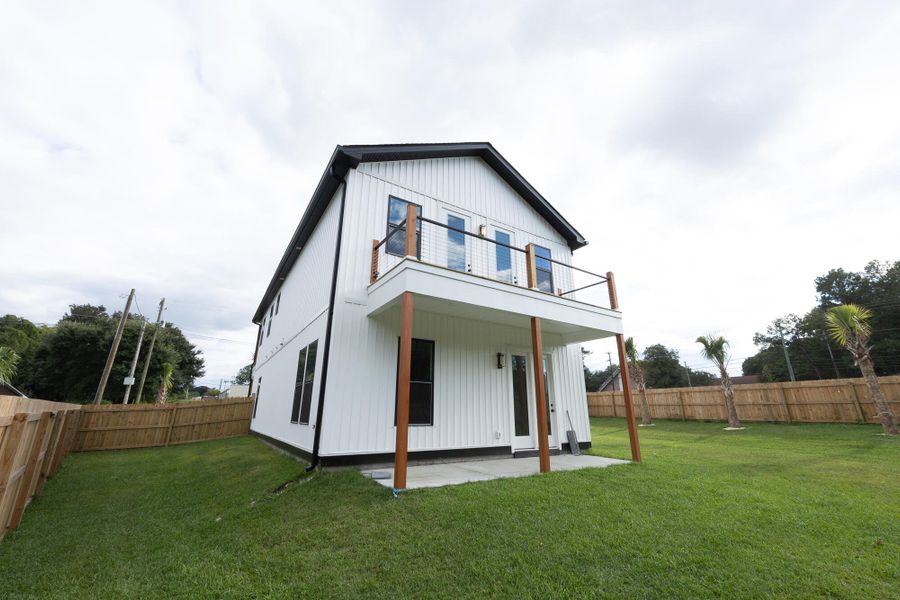 Exterior details and patio area of a home in , North Charleston (Image 45).