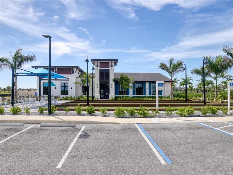 Community amenities in , Venice (Image 21). Community amenities in , Venice (Image 21).