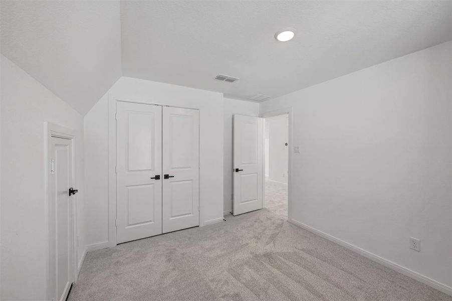 Spacious, unfurnished interior of a new home in Austin Point, Richmond (Image 25).