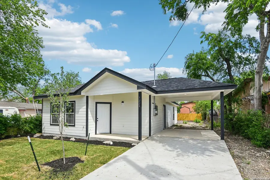 Front exterior of a new home in , San Antonio, TX, highlighting curb appeal (Image 18). Front exterior of a new home in , San Antonio, TX, highlighting curb appeal (Image 18).