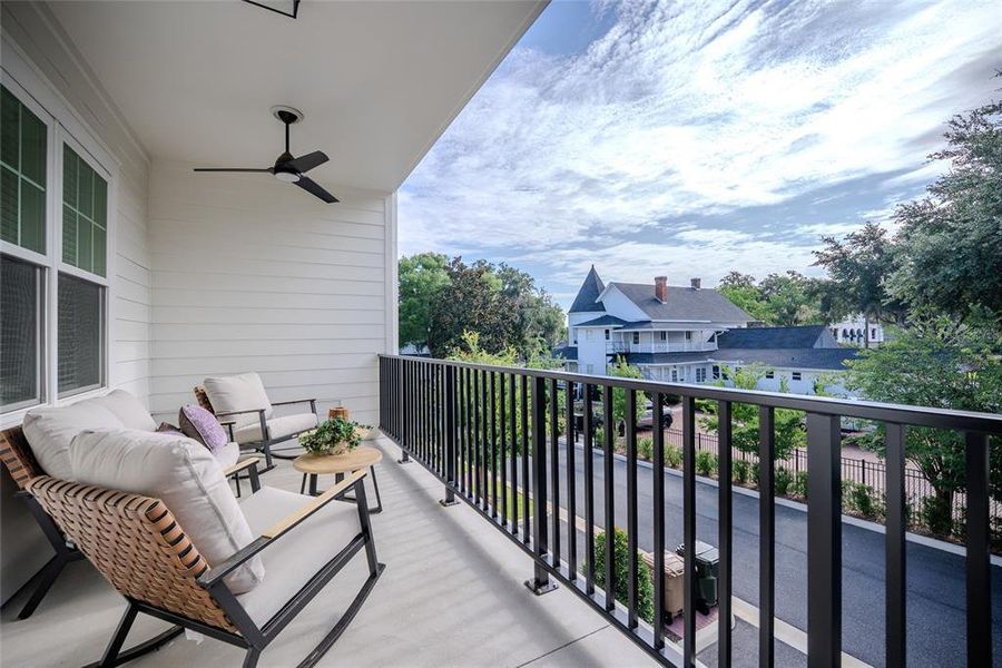 Exterior details and patio area of a home in , Ocala (Image 4).
