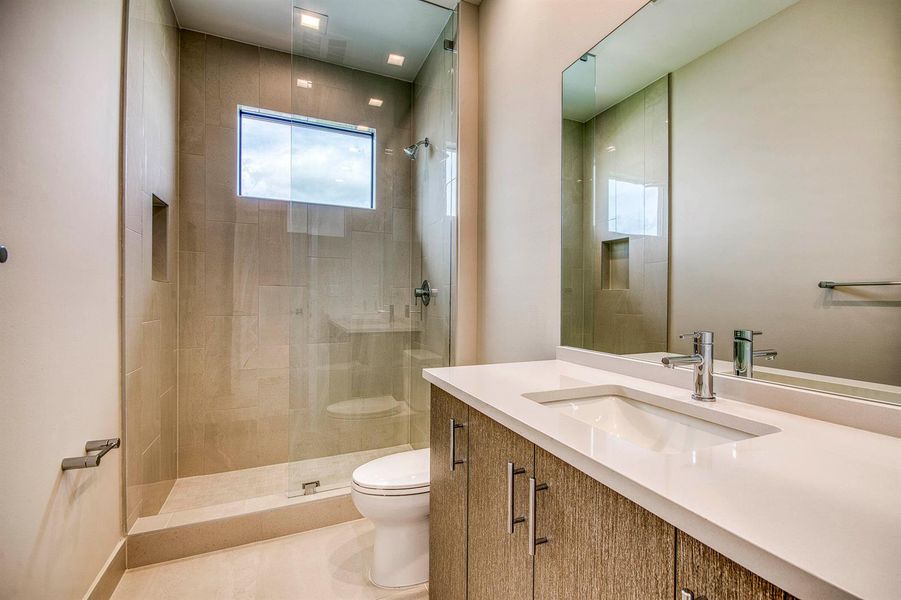 Guest Ensuite Bath 3 Guest Ensuite Bath 3