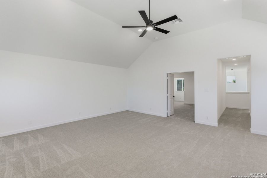 Spacious, unfurnished interior of a new home in The Crossvine – Garden Homes, Schertz (Image 17).