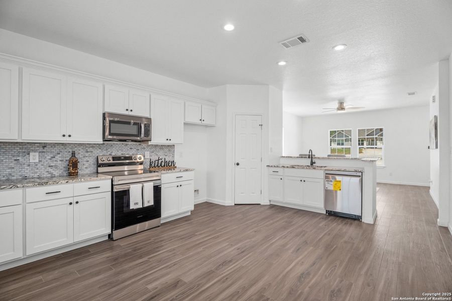 Furnished interior view inside a new home in , Canyon Lake (Image 4).