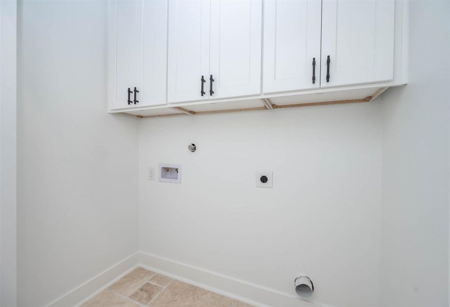 Spacious, unfurnished interior of a new home in , Needville (Image 22).