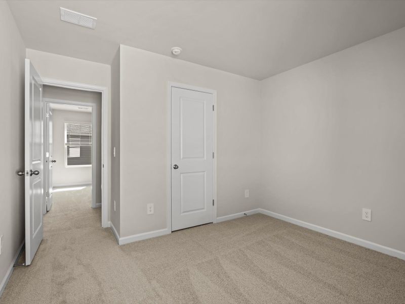 Spacious, unfurnished interior of a new home in Pleasant Brook, Piedmont (Image 20).