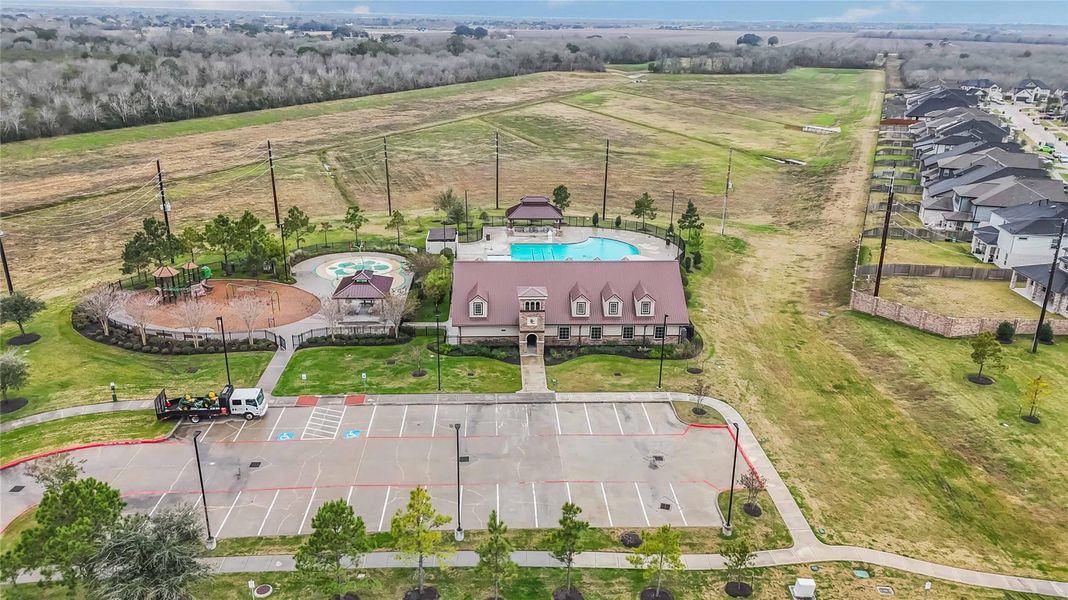 Community amenities in Briarwood Crossing, Rosenberg (Image 31).