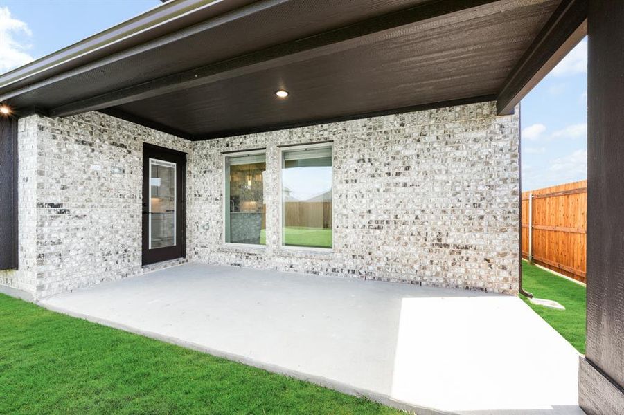 Exterior details and patio area of a home in Sonoma Verde, Rockwall (Image 3).