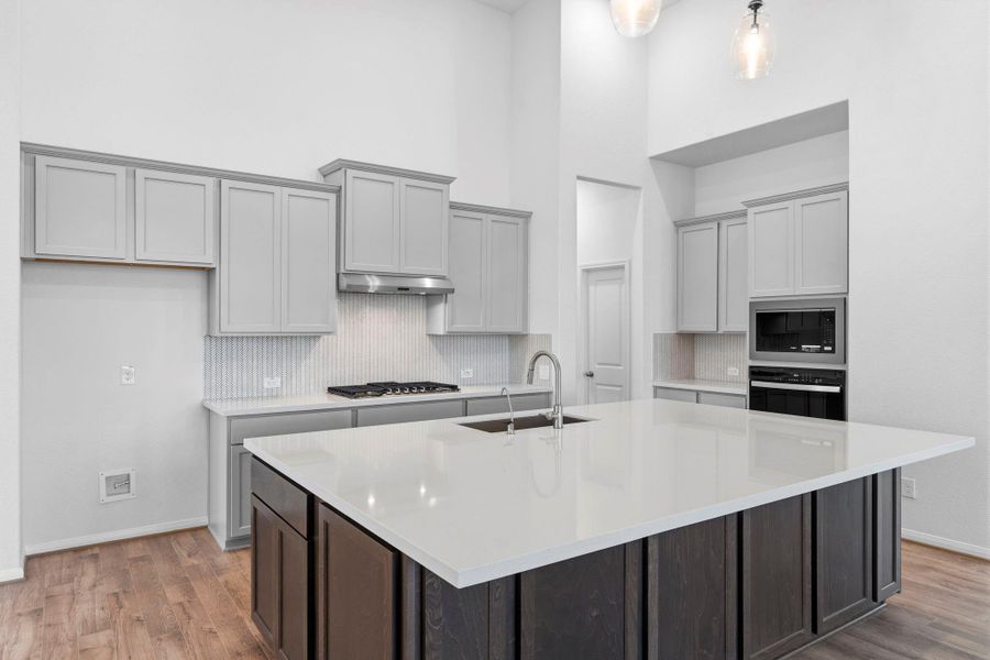 Furnished interior view inside a new home in , Texas City (Image 10).