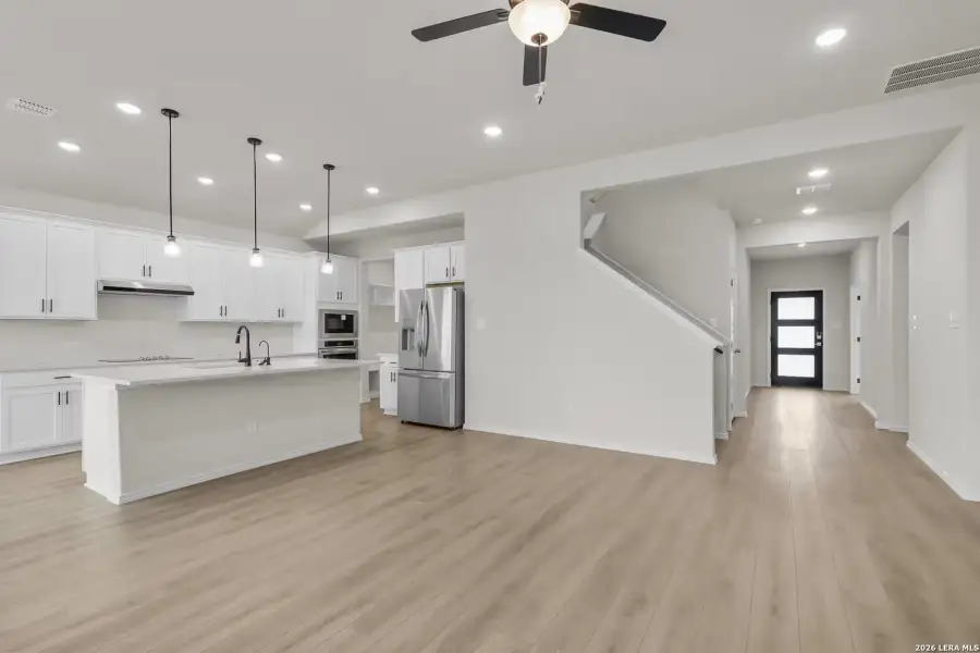 Spacious, unfurnished interior of a new home in Comanche Ridge, San Antonio (Image 28). Spacious, unfurnished interior of a new home in Comanche Ridge, San Antonio (Image 28).