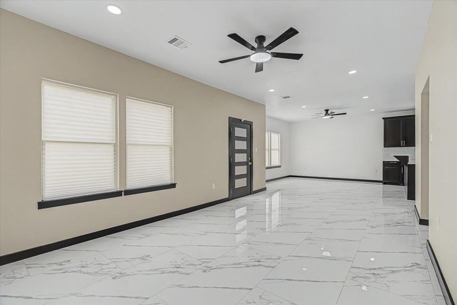 Spacious, unfurnished interior of a new home in , Houston (Image 21).