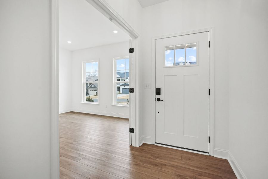 Spacious, unfurnished interior of a new home in Forest Creek, Waxhaw (Image 71).