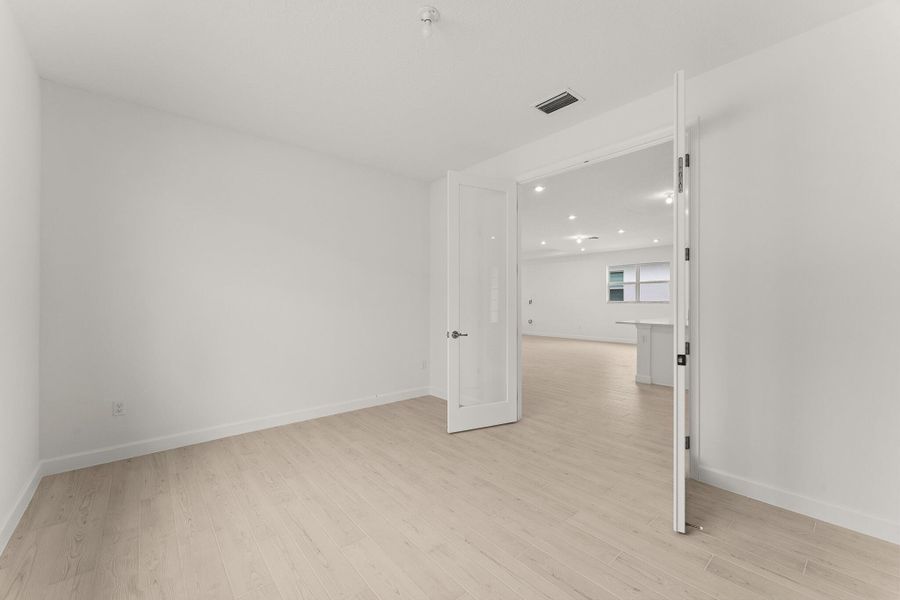 Spacious, unfurnished interior of a new home in Tradition - Telaro, Port St. Lucie (Image 15). Spacious, unfurnished interior of a new home in Tradition - Telaro, Port St. Lucie (Image 15).