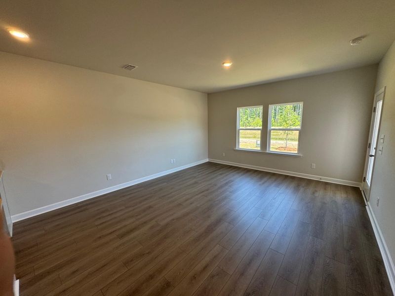 Spacious, unfurnished interior of a new home in , Summerville (Image 21).