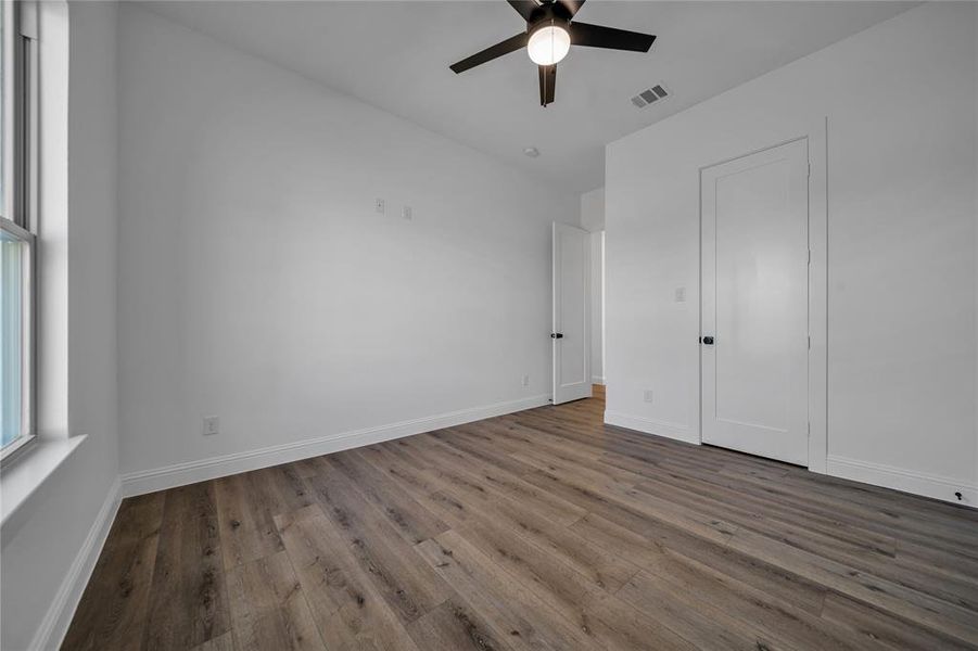 Spacious, unfurnished interior of a new home in , Red Oak (Image 22).