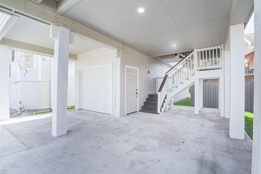 Exterior details and patio area of a home in , Galveston (Image 24).