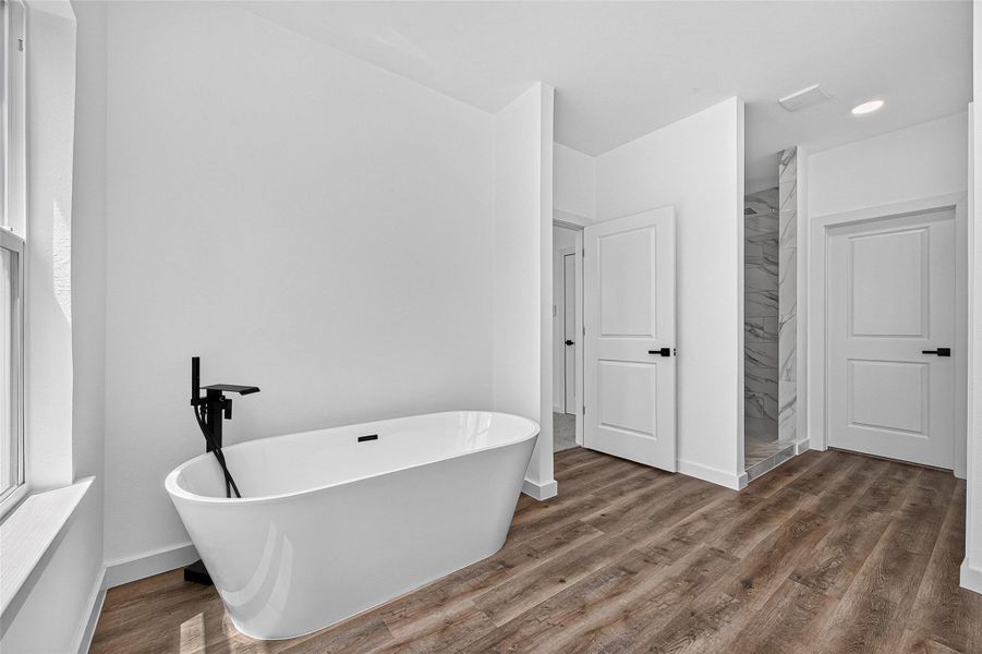 Furnished interior view inside a new home in , Conroe (Image 8).
