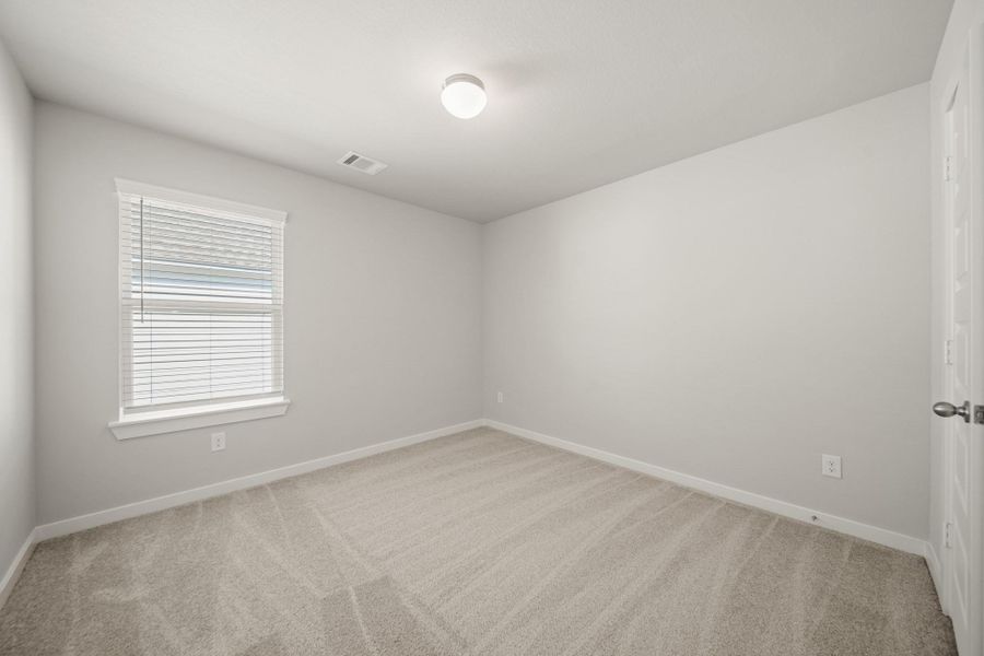 Spacious, unfurnished interior of a new home in Huntington Place, Rosharon (Image 16).