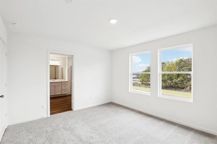 Spacious, unfurnished interior of a new home in Broadmoor Village, Cedar Hill (Image 20).