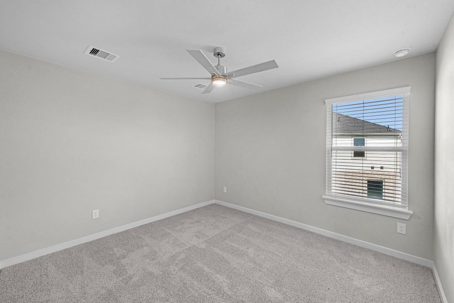 Spacious, unfurnished interior of a new home in Briarwood Crossing, Rosenberg (Image 27).