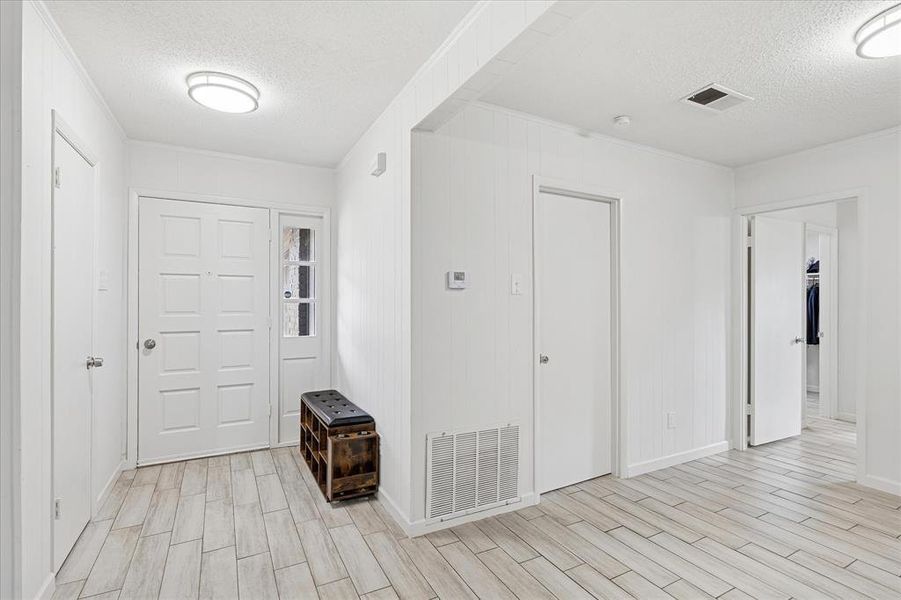 Spacious, unfurnished interior of a new home in , Whitney (Image 19).