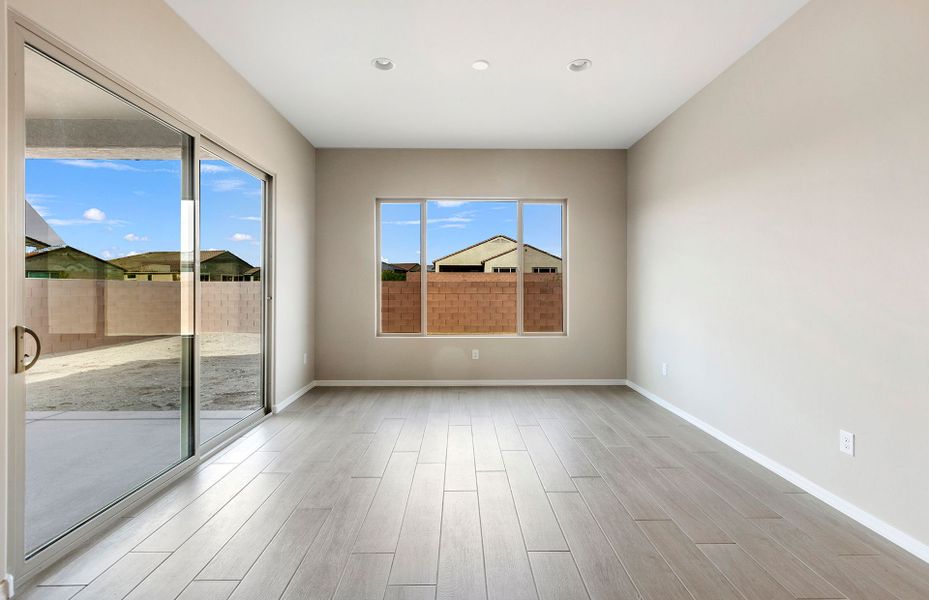 Spacious, unfurnished interior of a new home in Vistoso Canyon Estates, Oro Valley (Image 22).