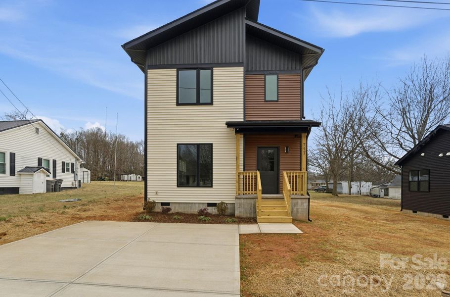 Exterior details and patio area of a home in , Kannapolis (Image 18).