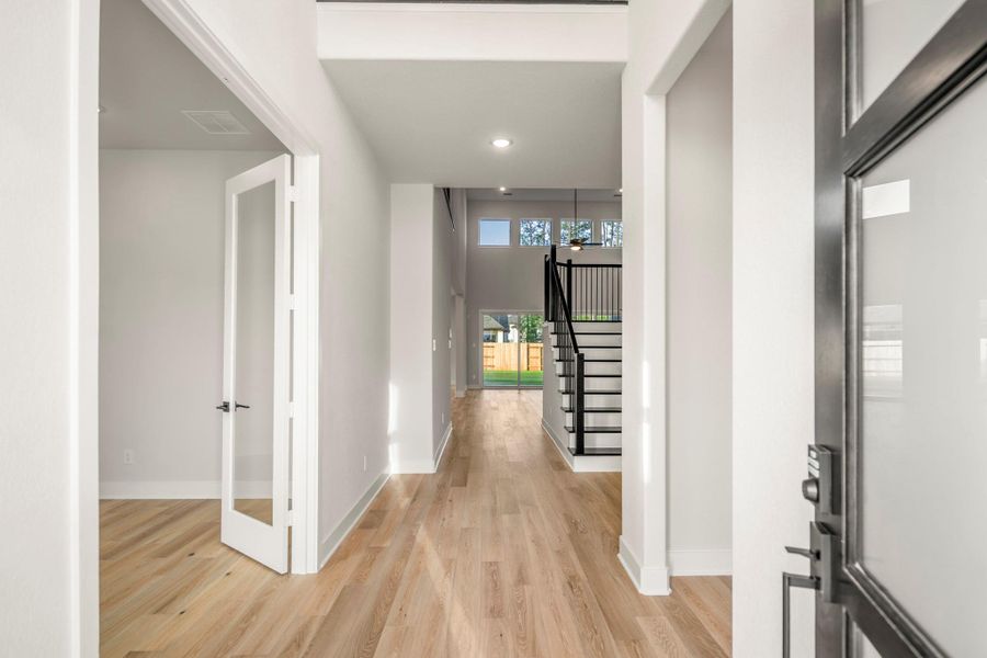 Spacious, unfurnished interior of a new home in ARTAVIA 70′ Lots, Conroe (Image 42).