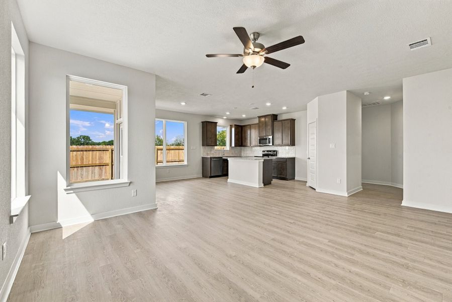 Spacious, unfurnished interior of a new home in Pagosa Springs, Bryan (Image 8).