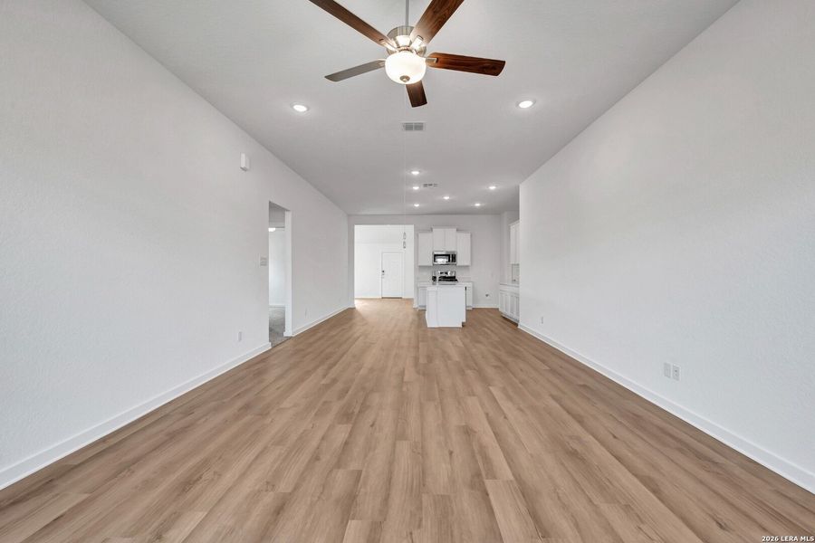 Spacious, unfurnished interior of a new home in Winding Brook, San Antonio (Image 33). Spacious, unfurnished interior of a new home in Winding Brook, San Antonio (Image 33).