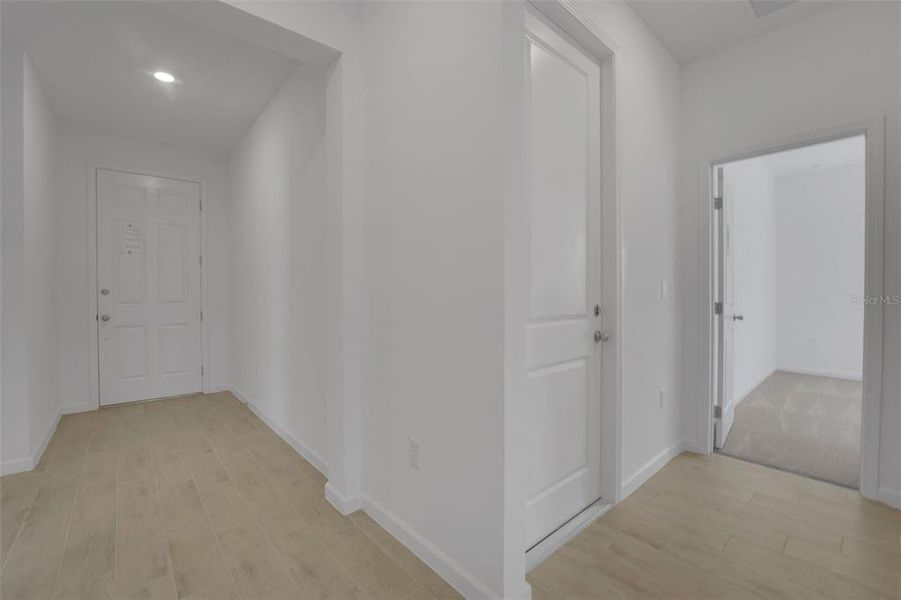 Spacious, unfurnished interior of a new home in Willowbrook North, Winter Haven (Image 32).