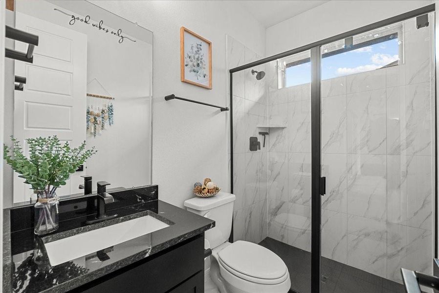 Full bath 3