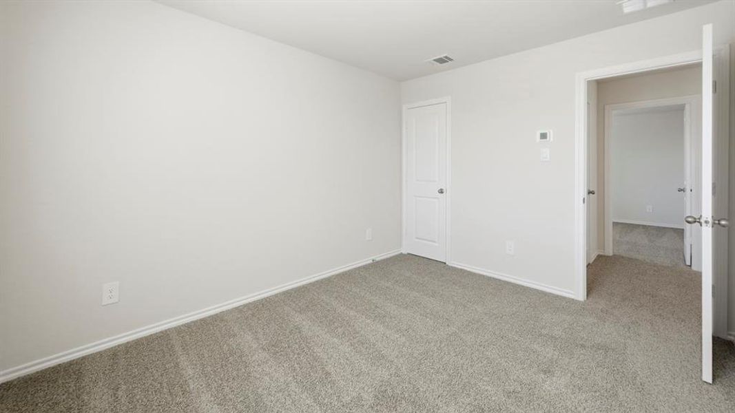 Spacious, unfurnished interior of a new home in Sweetwater Springs, Sherman (Image 25).