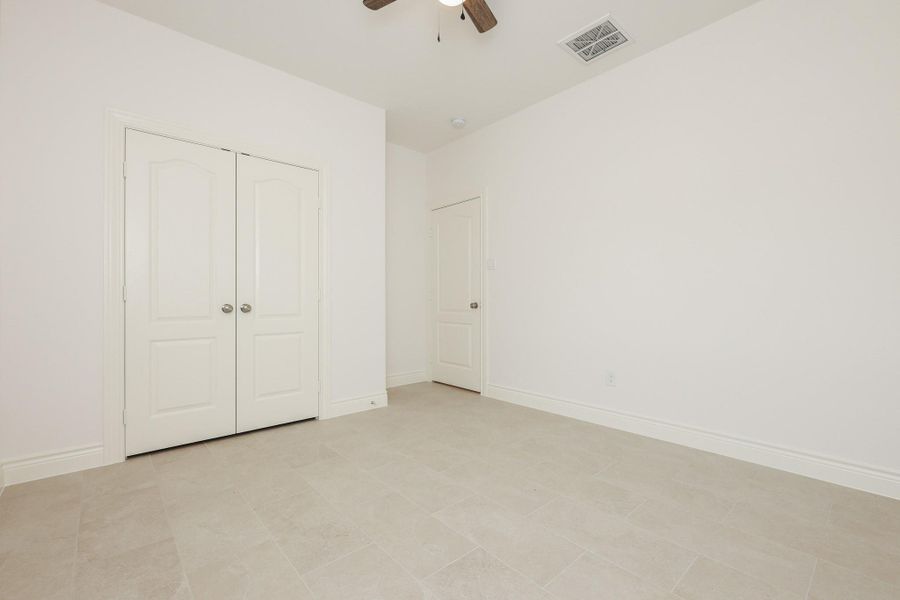 Spacious, unfurnished interior of a new home in , Pearland (Image 23).